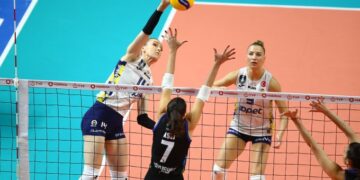 Fenerbahçe Opet set vermeden kazandı!