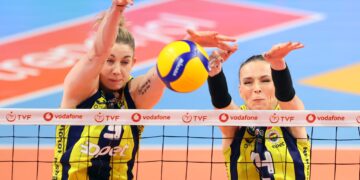 Fenerbahçe Opet, Vakıfbank’ın yenilmezliğini bitirdi!