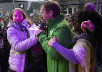 Greta Thunberg’e sahnede saldırı!