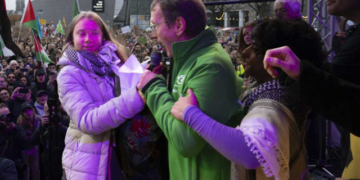 Greta Thunberg’e sahnede saldırı!