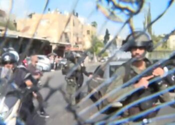 İsrail polisi, bir Türk gazetecinin kamerasını kırdı