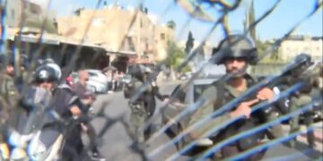 İsrail polisi, bir Türk gazetecinin kamerasını kırdı