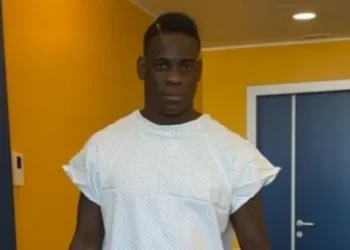 Mario Balotelli, dizinden ameliyat oldu!