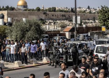 Mescid-i Aksa çevresinde Filistinlilere İsrail polisi müdahalesi