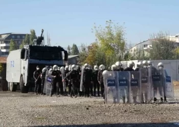 Muş Çevik Kuvvet polisinin tatbikatı gerçeği aratmadı