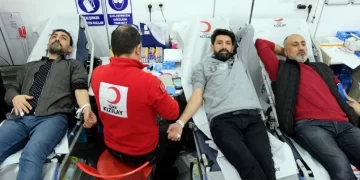 Muş Gazeteciler Cemiyeti’nden Kızılay’a kan bağışı!