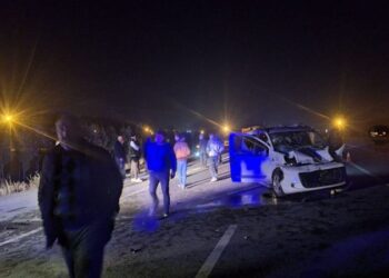 Muş’ta hafif ticari aracın traktöre arkadan çarpması sonucu 6 kişi yaralandı