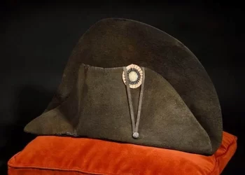 Napolyon’un şapkası Paris’te satışa sunuluyor