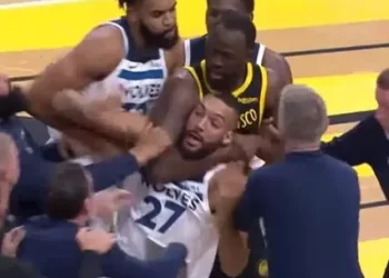 NBA’de skandal kavga!