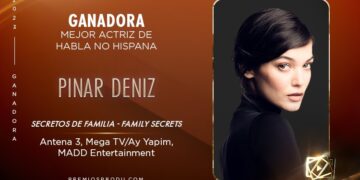 Pınar Deniz, Yabancı Dilde En İyi Kadın Oyuncu ödülünü kazandı
