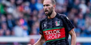 Sahada kalp krizi geçiren Bas Dost’tan flaş karar!