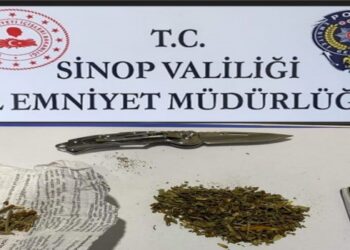 Sinop Gerze’de şüpheli şahsın üzerinden bıçak ve uyuşturucu çıktı!