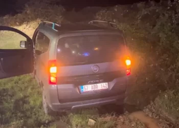 Sinop’ta hafif ticari araç ile motosiklet çarpıştı!