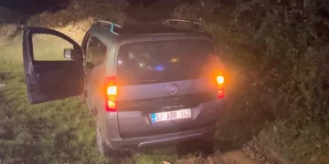 Sinop’ta hafif ticari araç ile motosiklet çarpıştı!