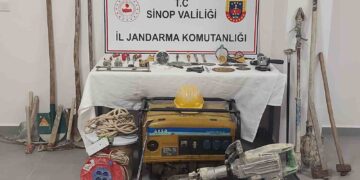 Sinop’ta kaçak kazı yapan 7 kişi suçüstü yakalandı!