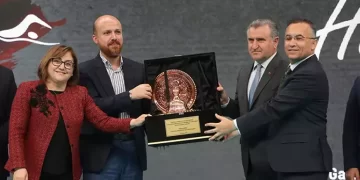 Bakan Bak’tan Türkiye Yüzyılı mesajı