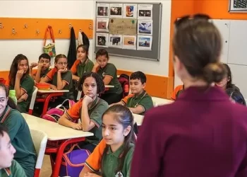 Ücretli öğretmenlere yüzde 25 zam yapılacak!