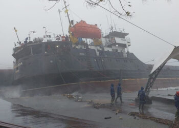 Zonguldak’ta şiddetli fırtına gemiyi parçaladı