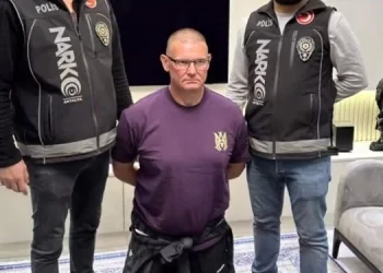 Bakan Yerlikaya duyurdu! 2’si kırmızı bültenle aranan 3 suç örgütü elebaşı yakalandı