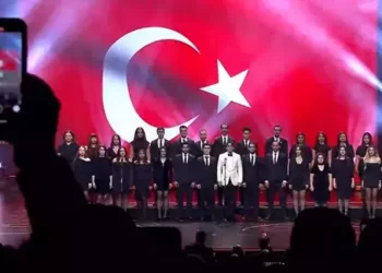 Altın Kelebek Ödül Töreni’nde Cumhuriyet'in 100. Yılı Kutlandı Altın Kelebek Ödül Töreni’nde Cumhuriyet’in 100. Yılı Kutlandı