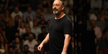 Cem Yılmaz yeni projesinin müjdesini verdi