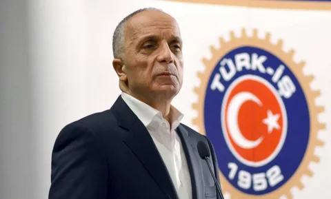 Ergün Atalay yeniden TÜRK-İŞ Genel Başkanı seçildi Ergun Atalay yeniden TURK IS Genel Baskani secildi habermeydan