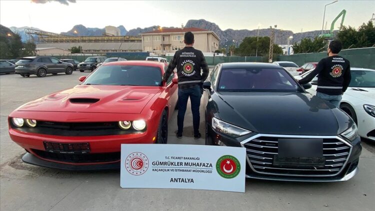 Gumruk muhafaza ekipleri 187 milyonluk 15 kacak luks araca el koydu habermeydan