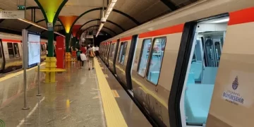 İstanbul’da metrolara yılbaşı düzenlemesi