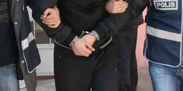 Kırmızı Bülten’le aranan 2 kişi “KAFES-20” operasyonlarıyla yakalandı