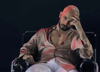 Mabel Matiz Altın Kelebek ödülünü 5 TL’ye satışa çıkardı