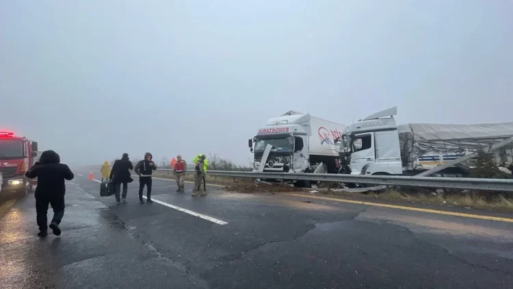 Sanliurfada otobus ve 2 TIR carpisti habermeydan
