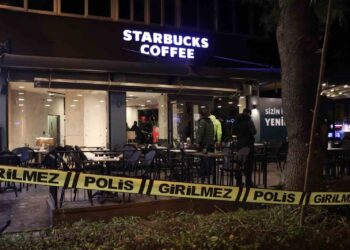 Adana’da Starbucks’a silahlı saldırı!
