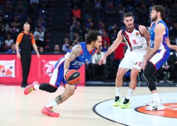 Anadolu Efes, Baskonia’ya evinde kaybetti!