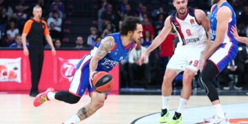 Anadolu Efes, Baskonia’ya evinde kaybetti!