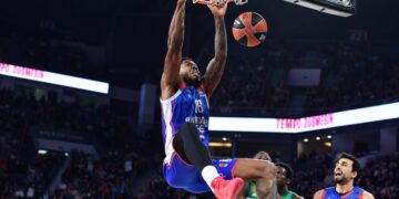 Anadolu Efes, Panathinaikos’u devirdi!