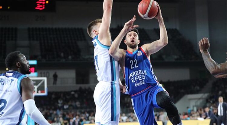 anadolu efes turk telekom deplasmanindan lider dondu habermeydan