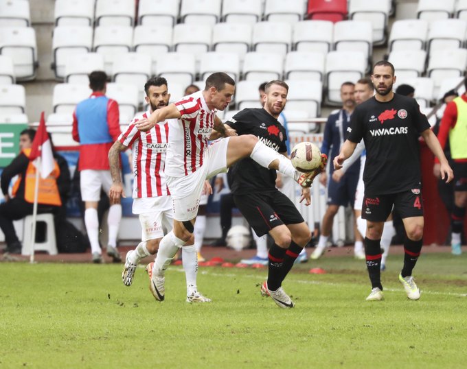 antalyaspor 10 kisiyle kazandi habermeydan