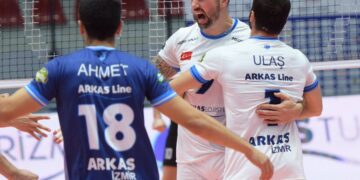 Arkas Spor, CEV kupasında play-off turuna yükseldi!
