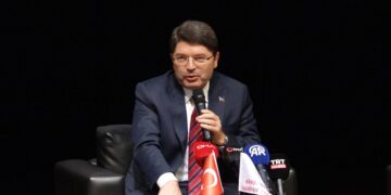 Bakan Tunç, yeni anayasa hakkında açıklamalarda bulundu