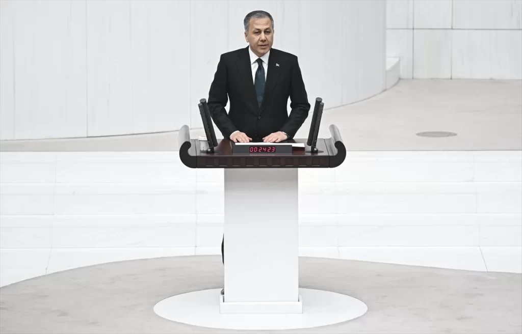 Bakan Yerlikaya: '238 bin 55 Suriyeli Türk vatandaşlığı kazandı' bakan yerlikaya 238 bin 55 suriyeli turk vatandasligi kazandi habermeydan