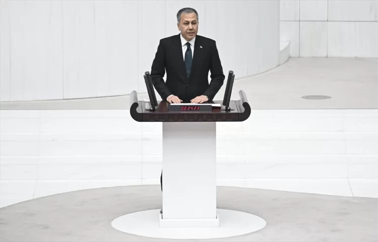 Bakan Yerlikaya: '238 bin 55 Suriyeli Türk vatandaşlığı kazandı' bakan yerlikaya 238 bin 55 suriyeli turk vatandasligi kazandi habermeydan