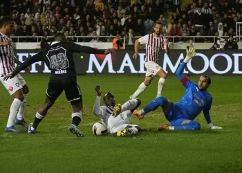 Beşiktaş, deplasmanda Hatayspor’u 2 golle geçti!