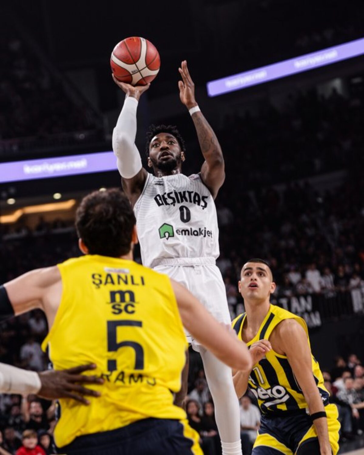 Beşiktaş Emlakjet on X: 𝟭𝟬.𝟬𝟬𝟬 𝗕𝗶𝗹𝗲𝘁! 🦅 Beşiktaş Emlakjet  Takımımızın, Sinan Erdem Spor Salonu'nda Fenerbahçe Beko ile karşılaşacağı  maç için satılan bilet sayısı henüz 48 saat olmadan 𝟭𝟬.𝟬𝟬𝟬 adedine  ulaştı. 🔥 Büyük