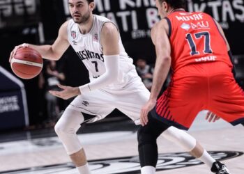 Beşiktaş Emlakjet, seyircisiz maçta Bahçeşehir’i yıktı!