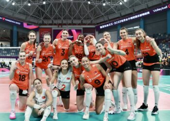 Dünya Kulüpler Şampiyonası’nda ilk finalist Eczacıbaşı Dynavit!