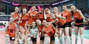 Dünya Kulüpler Şampiyonası’nda ilk finalist Eczacıbaşı Dynavit!