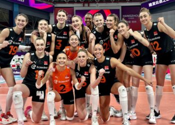 Eczacıbaşı Dynavit grubundan lider çıktı!