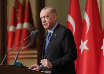 CHP Genel Başkanı Özel’den Erdoğan’a tazminat