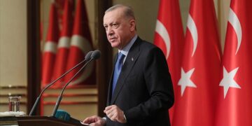 CHP Genel Başkanı Özel’den Erdoğan’a tazminat
