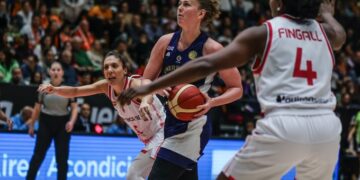 Fenerbahçe Alagöz Holding, deplasmanda Valencia’yı farklı geçti!